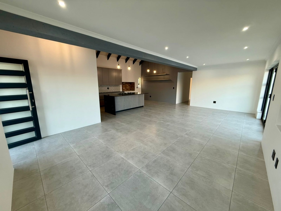 3 Bedroom Property for Sale in Country Club Western Cape